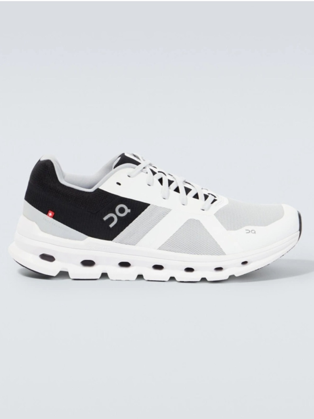On Running Men Cloudrunner running shoes Glacier/Black
Size 7 like new /no box